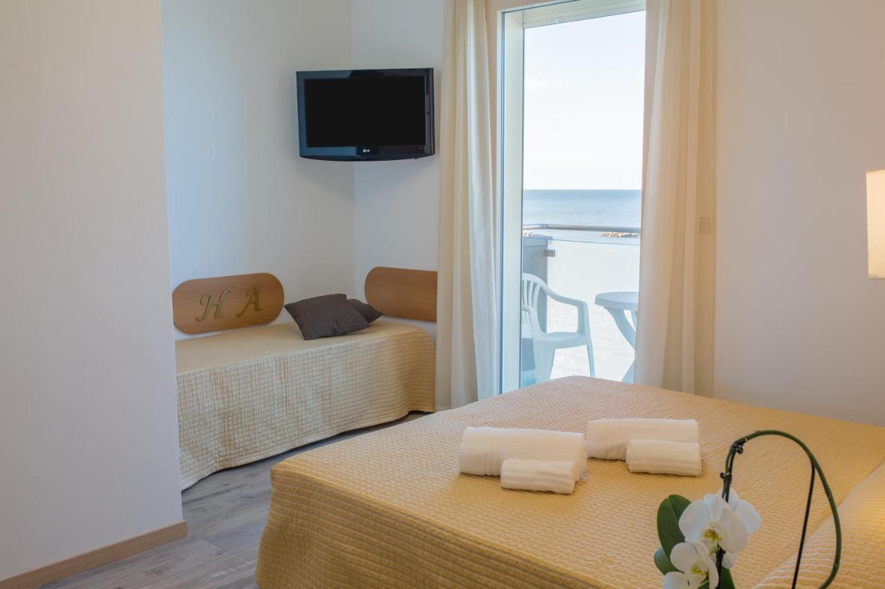 Hotel Augusta Bellaria-Igea Marina Esterno foto