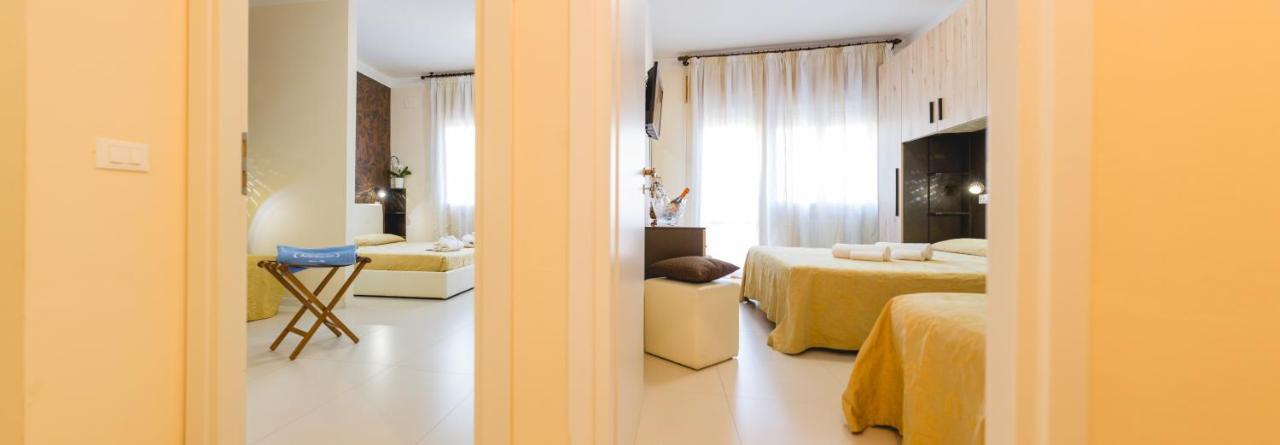 Hotel Augusta Bellaria-Igea Marina Esterno foto