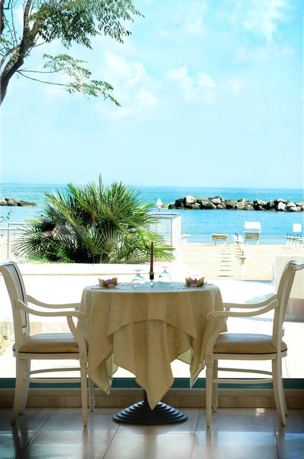 Hotel Augusta Bellaria-Igea Marina Esterno foto